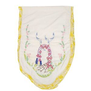 VTG TABLE RUNNER GARDEN BASKET FLORAL EMBROIDERED DRESSER SCARF ESTATE MCM